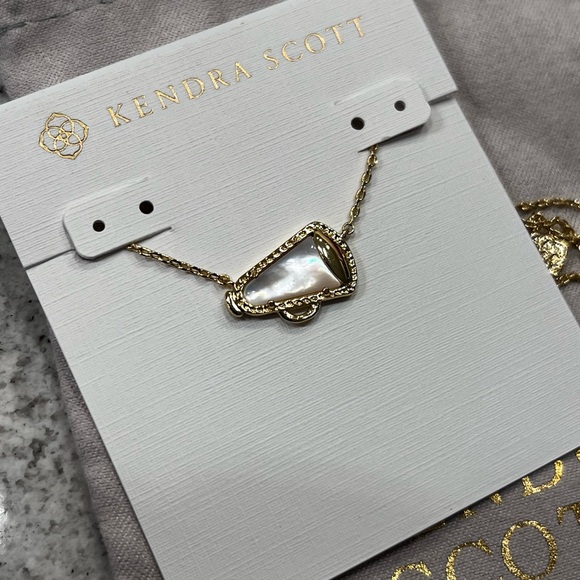 Kendra Scott Gold Cheer Sports Pendant Necklace Brand New cheerleading - Picture 3 of 5